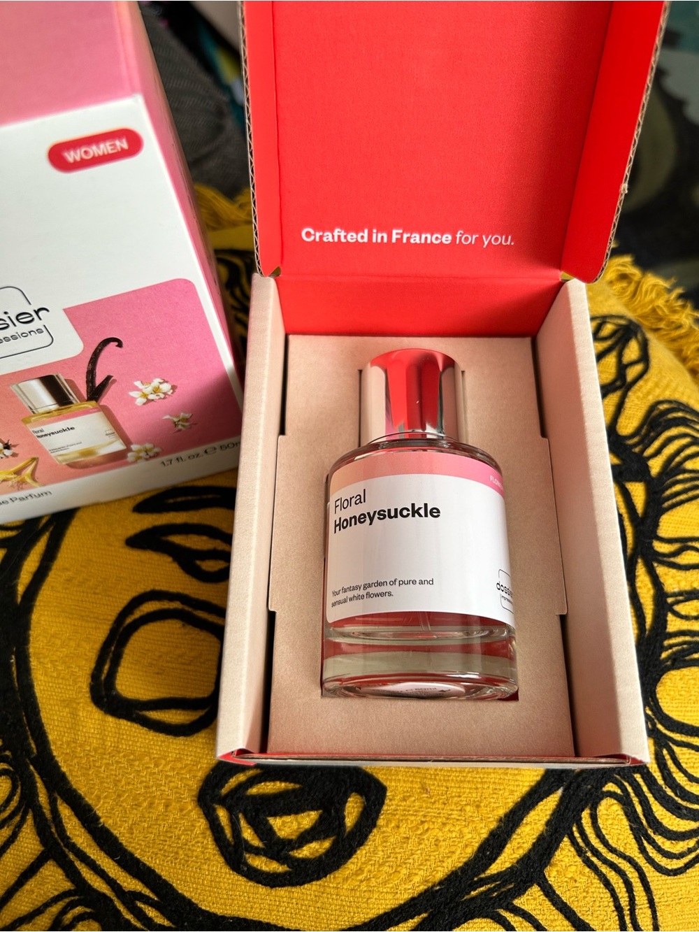 Dossier Floral Honeysuckle Eau de Parfum - Picture 2 of 4
